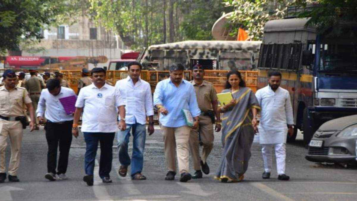 Maharashtra: 'बीमार' चीनी मिल खरीद फरोख्त केस में शरद पवार के भतीजे को राहत, पोते पर गिरी गाज