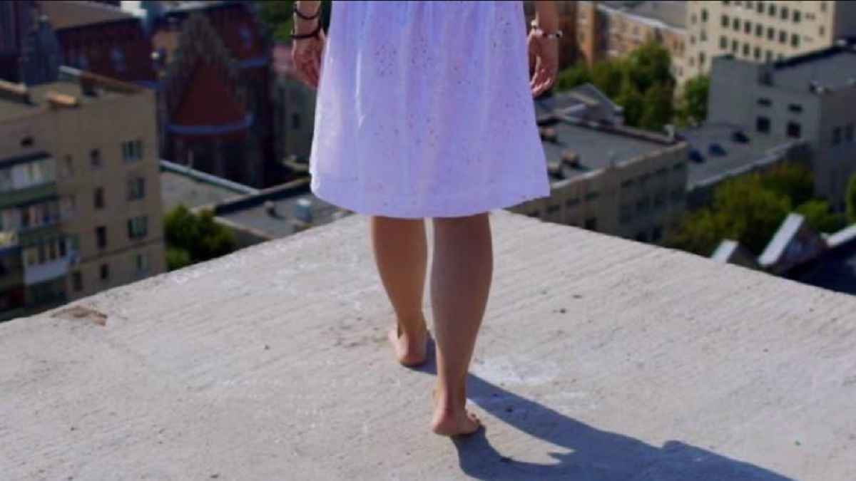 Woman Jumped From Building