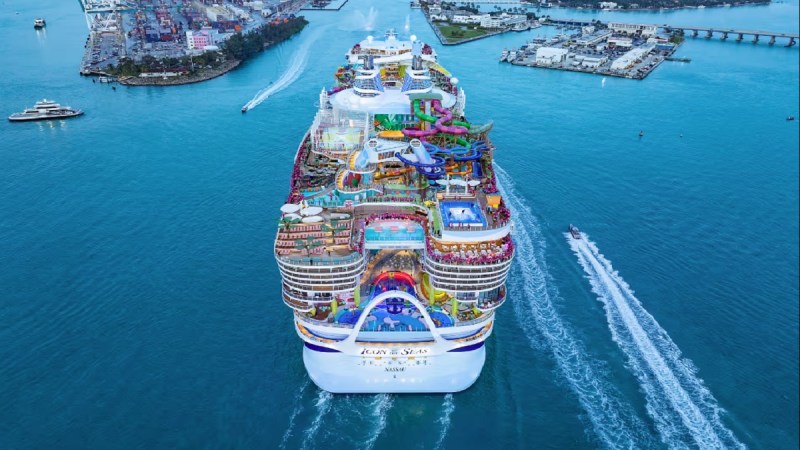 World Biggest Cruise Ship Icon of The Seas