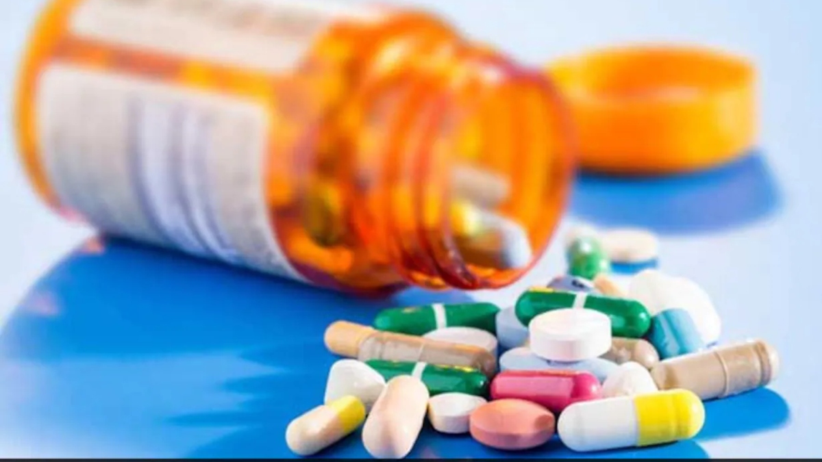 Antibiotic Medicine : सरकार ने डॉक्टरों के लिए सख्त किए नियम, अब पर्ची के बिना नहीं मिलेंगे एंटीबायोटिक 