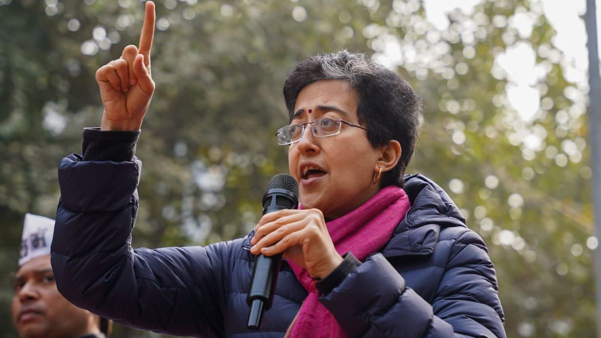 delhi pwd minister atishi