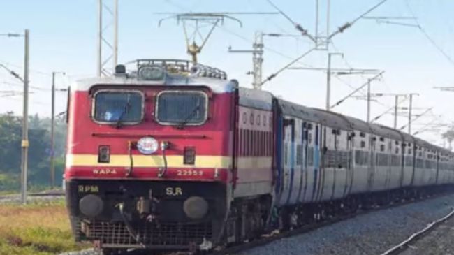 delhi train accident man loses both legs delhi train accident man loses both legs