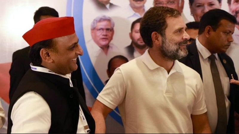 Akhilesh Yadav, Rahul Gandhi