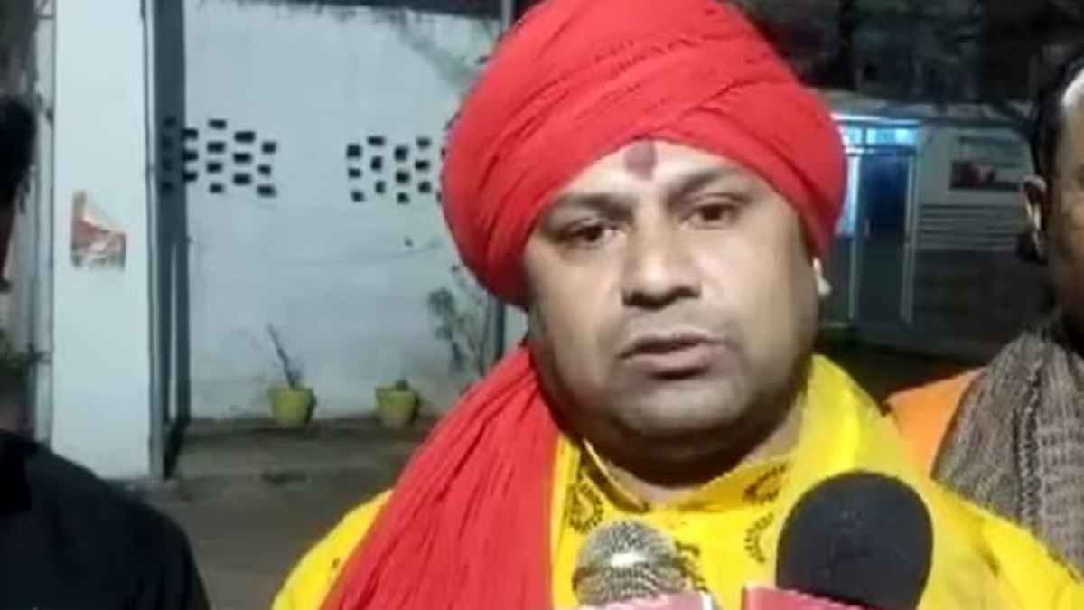 कौन हैं श्रीकृष्ण जन्मभूमि के पक्षकार आशुतोष पांडेय? जिन्हें पाकिस्तान से मिली बम से उड़ाने की धमकी