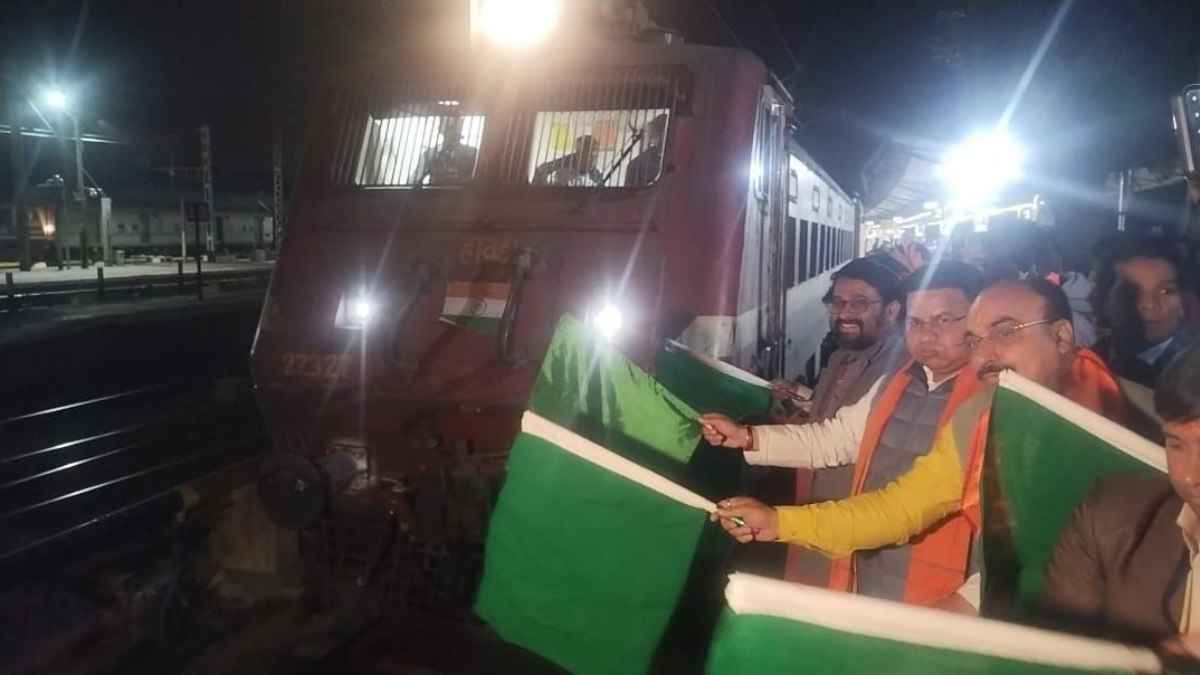 लोकसभा चुनाव: पश्चिम बंगाल में जड़ें जमाने के लिए BJP ने बनाया मास्टरप्लान, स्पेशल ट्रेन से बनेगी बात?