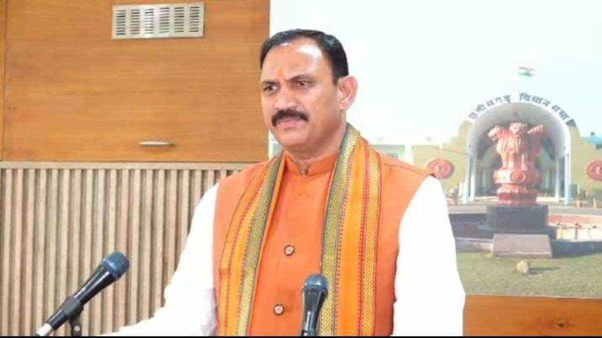 छत्तीसगढ़ विधानसभा में स्वास्थ्य मंत्री की बड़ी घोषणा, मूल पदों पर वापस लौटेंगे स्वास्थ्य कर्मचारी और डॉक्टर