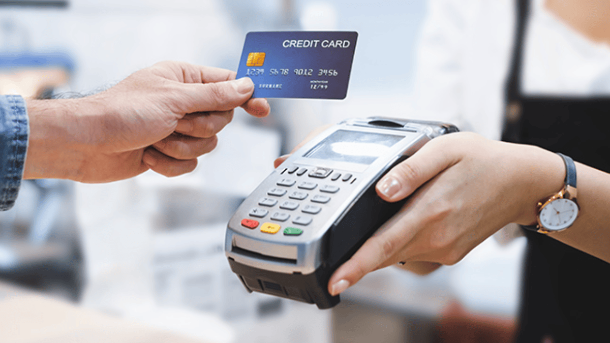 Credit Card के जाल में नहीं फंस सकेंगे आप, इन बातों का रखें ध्यान