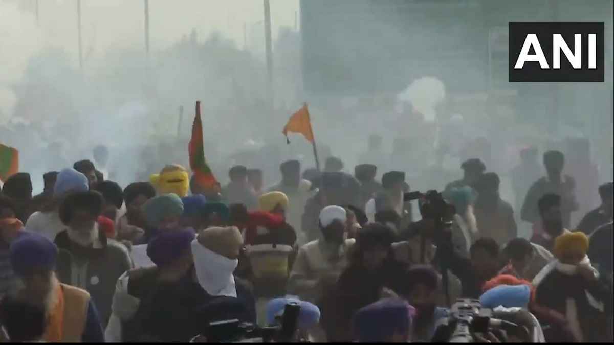 Kisan Andolan: पुलिस-किसानों में शंभु बॉर्डर पर टकराव, खदेड़ने को छोड़े गए आंसू गैस के गोले