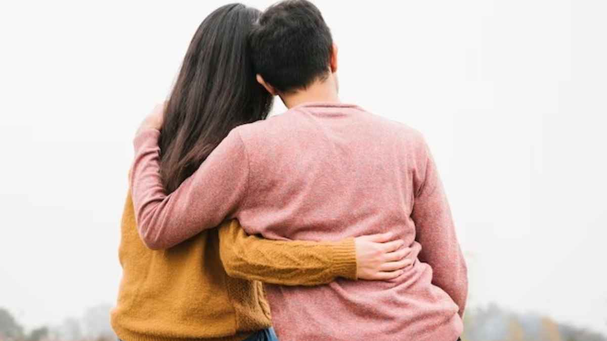 Happy Hug Day 2024: 6 तरीके से लगा सकते हैं अपने पार्टनर को गले, जानें तरीका और मतलब