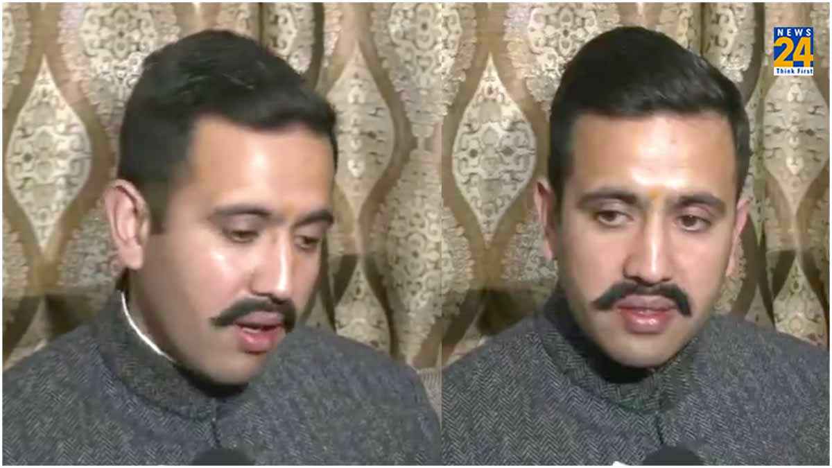 'मुझे कांग्रेस में अपमानित किया'; Vikramaditya Singh कौन हैं, मंत्री पद छोड़ा, पिता वीरभद्र को याद करके रोए