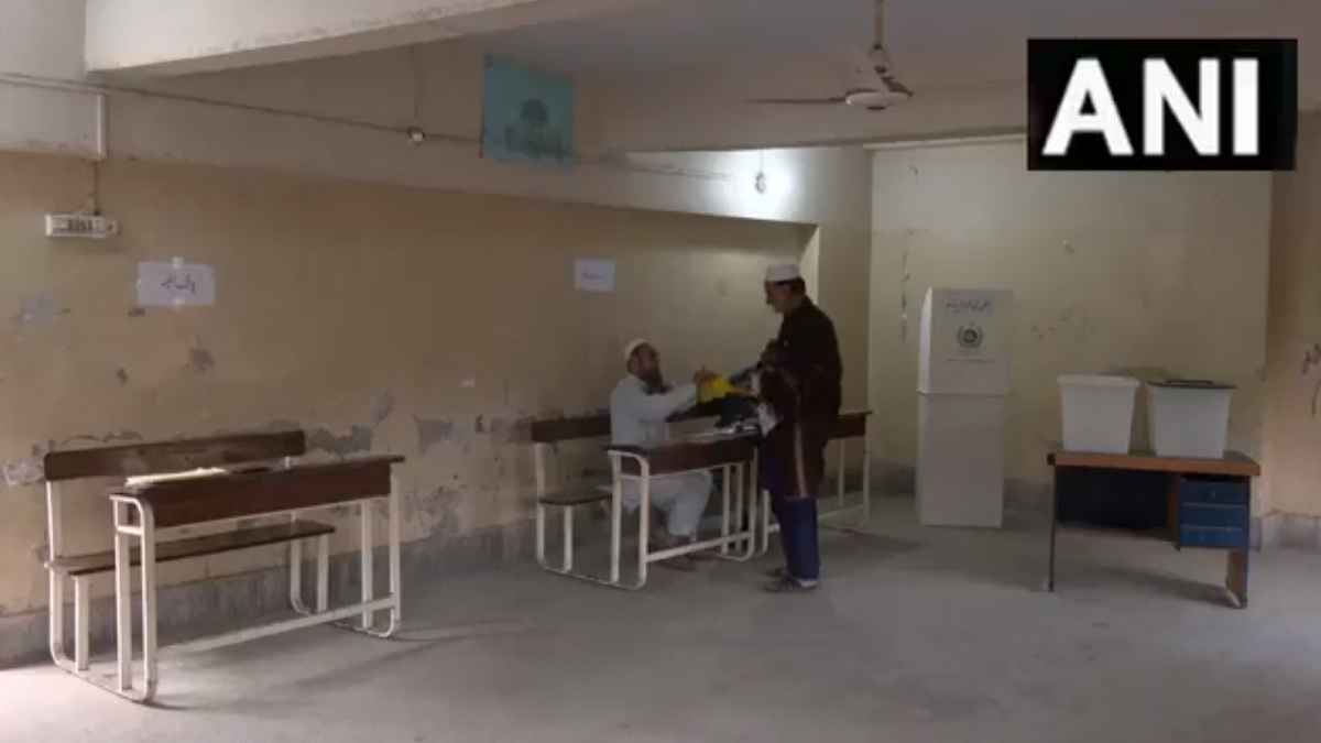 Pakistan Election 2024: शर्मनाक! वोटिंग के दिन पाकिस्तान में इंटरनेट और मोबाइल सर्विसेज सस्पेंड