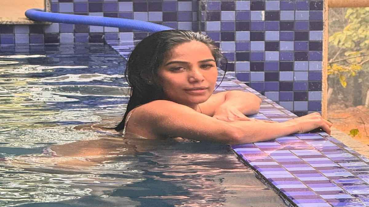 Poonam Pandey का 'मौत' के बाद नया कारनामा, डिलीट की Cervical Cancer वाली पोस्ट