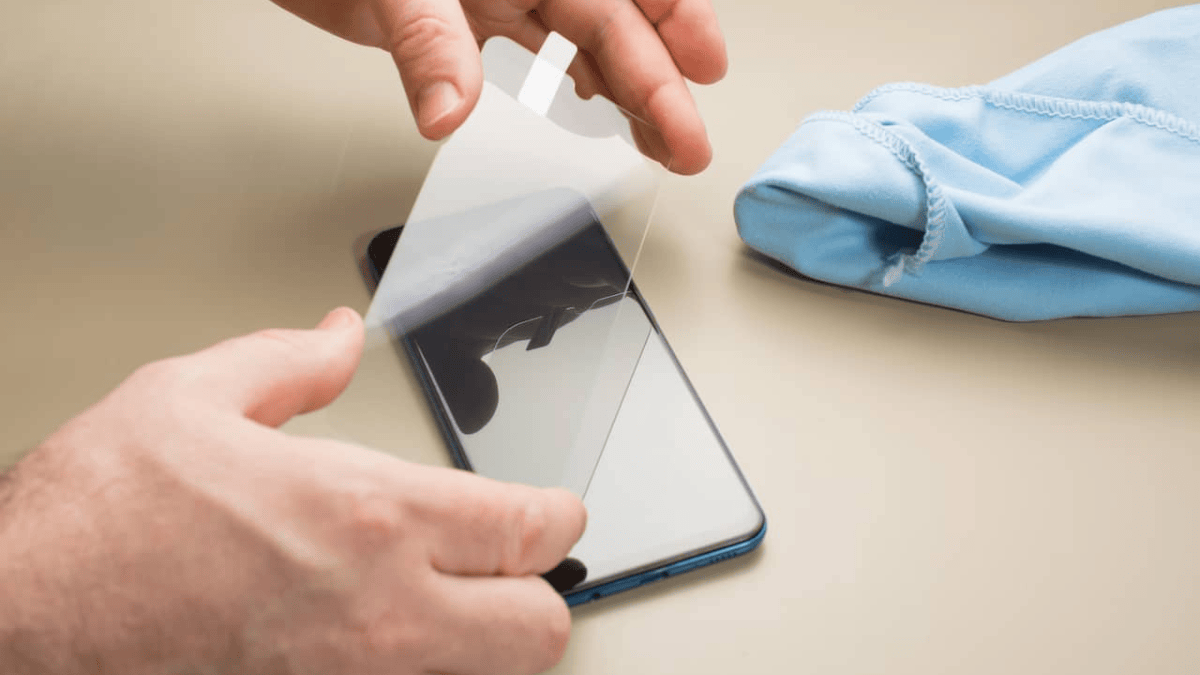 अगर Phone के लिए यूज करते हैं Screen Protector तो हो जाएं सावधान