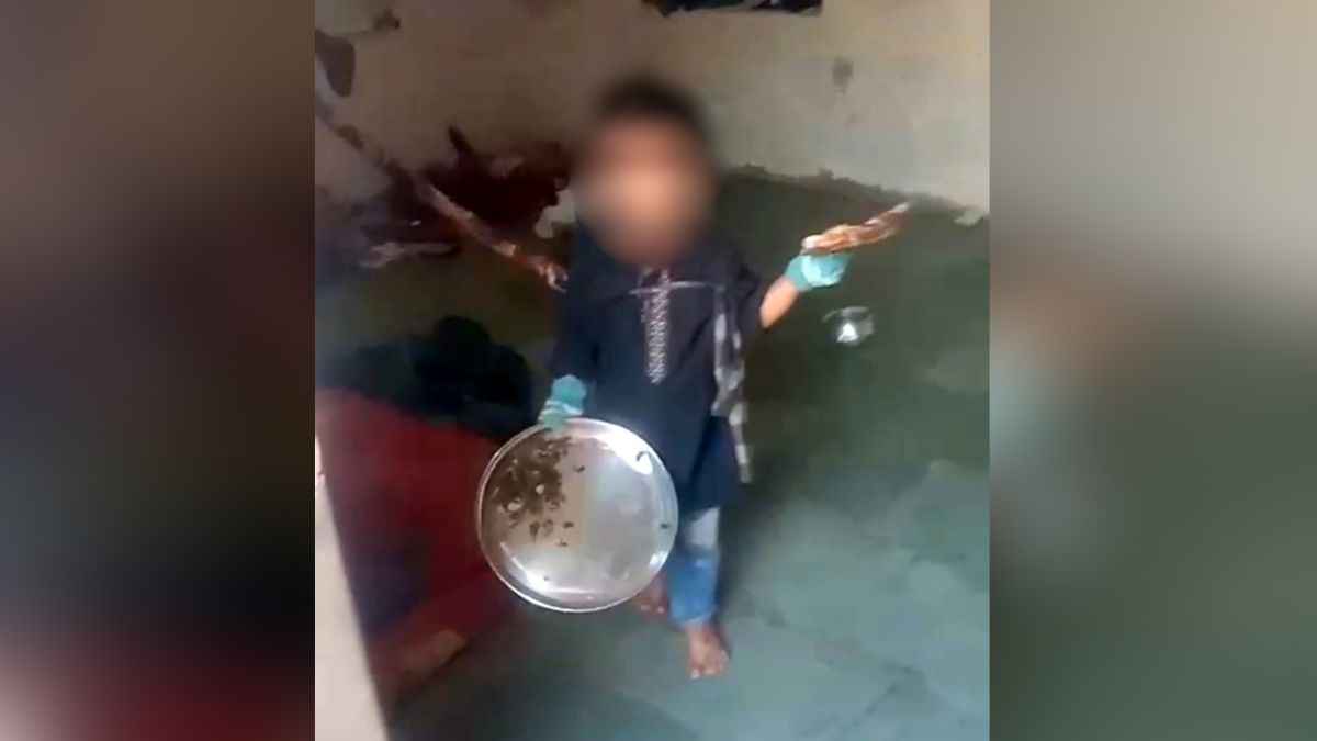 बच्ची को रस्सी से बांधा, गर्म चिमटे से दागा.... भगवान ऐसा पिता किसी को न दे