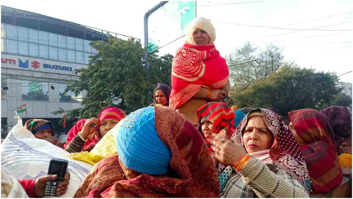 नोएडा में धारा 144 लागू, बॉर्डर सील,100 गांवों के किसानों ने किया दिल्ली कूच