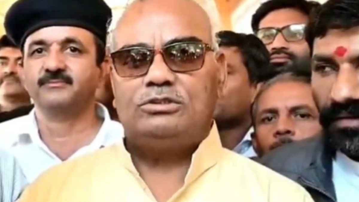 अकबर 'महान' नहीं, दुष्कर्मी था... राजस्थान के शिक्षा मंत्री के बयान से सियासी पारा हुआ हाई