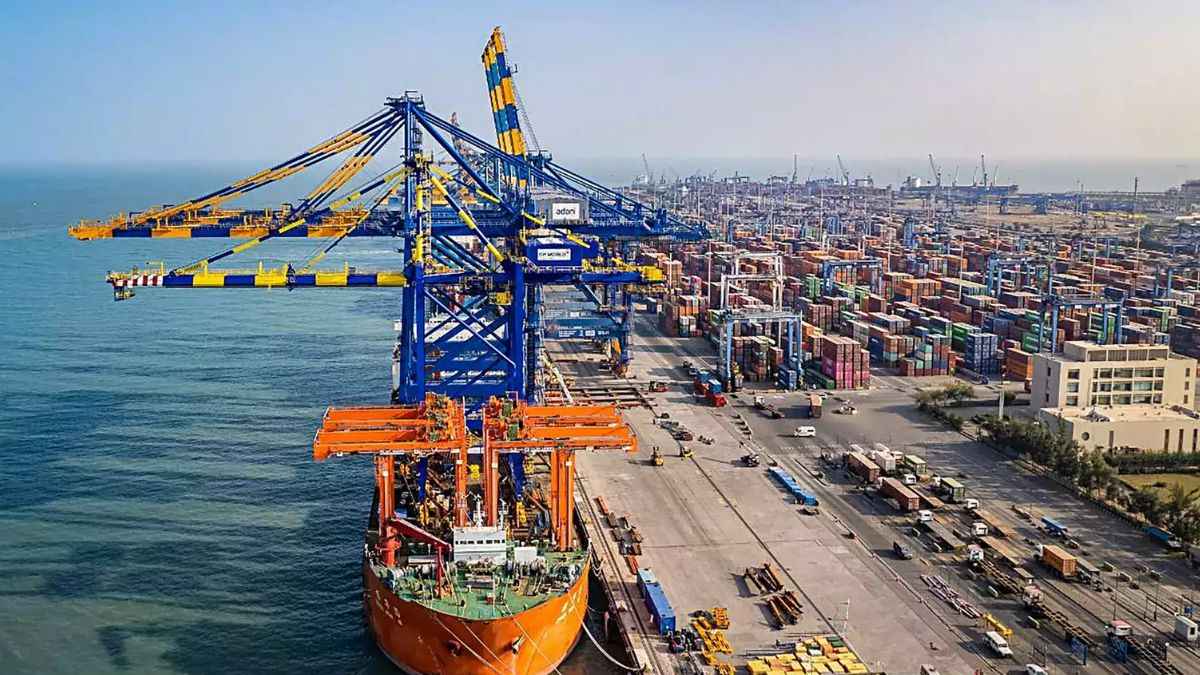mundra port drugs case accused escapes