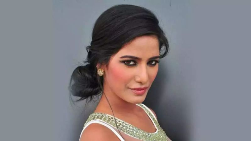 Poonam Pandey Death poonam pandey strips after KKR win Wankhede Stadium