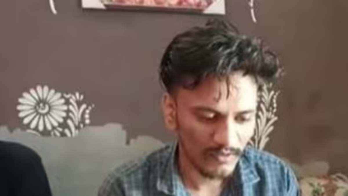 'मुझे सिगरेट से दागा...16 दिन नहीं दिया खाना', रूस से लौटे युवक ने सुनाई आपबीती