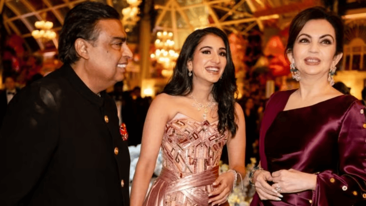 Ambani परिवार के समारोह में नहीं दिखे यह 9 बॉलीवुड सितारे