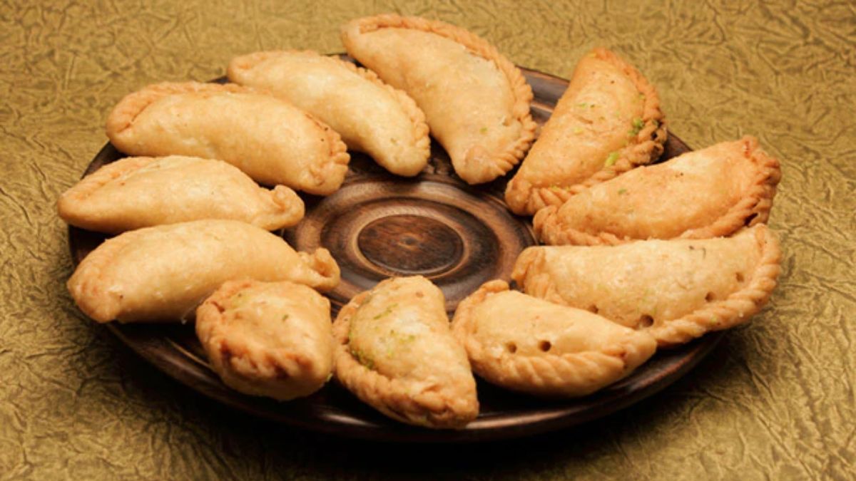 Mawa Gujiya Recipe