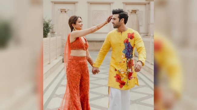 Kriti Kharbanda Pulkit Samrat Haldi Photos