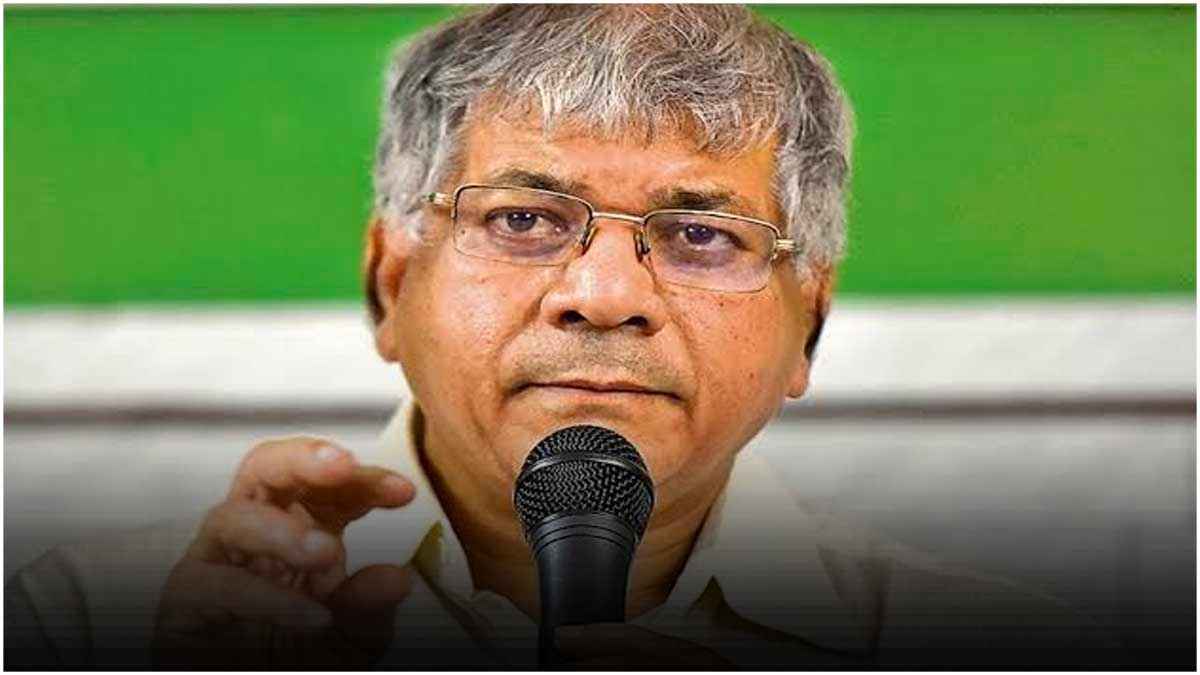 प्रकाश आंबेडकर ने MVA से तोड़ा नाता, अकोला से लड़ेंगे चुनाव; VBA ने 9 सीटों पर उतारे उम्मीदवार