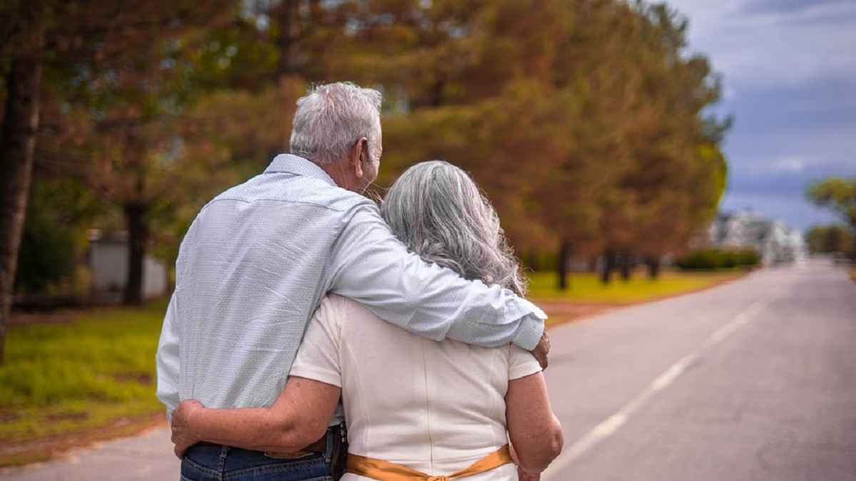 Romantic Love Story of World War Veteran Soldier