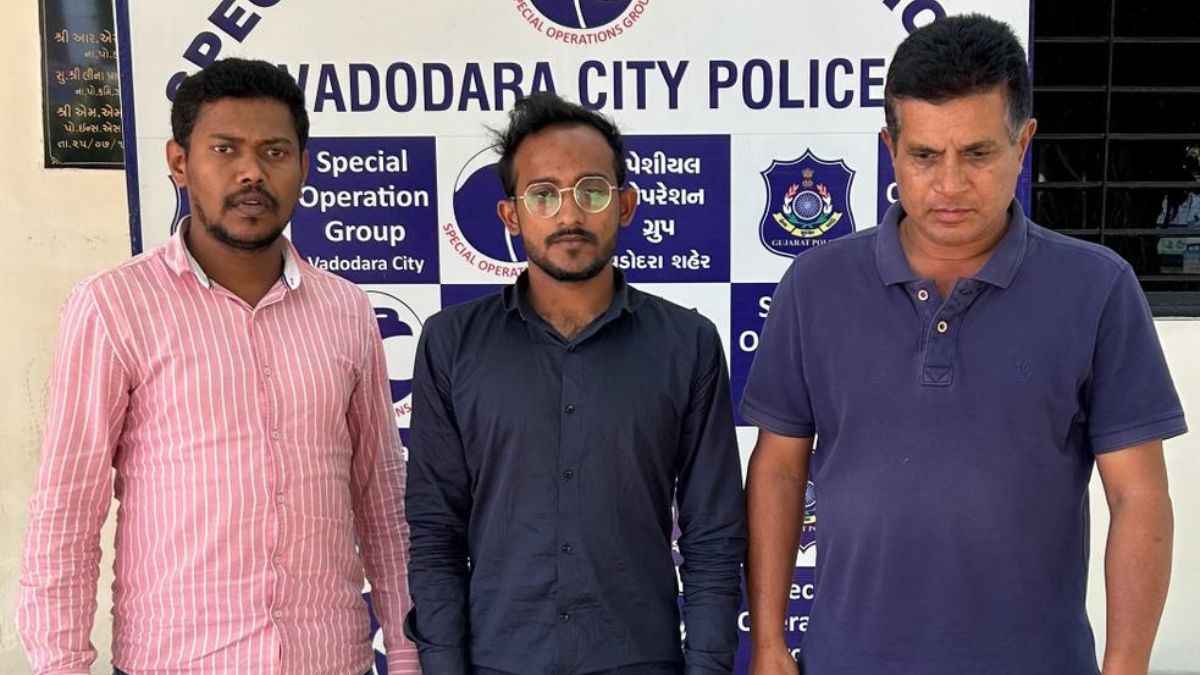 भारतीय महिला क्रिकेट टीम के पूर्व कोच की बढ़ी मुश्किलें, पुलिस ने घर से बरामद की करोड़ों की नगदी