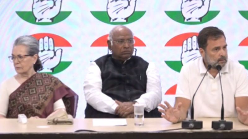 Rahul Gandhi, Sonia Gandhi, Mallikarjun Kharge