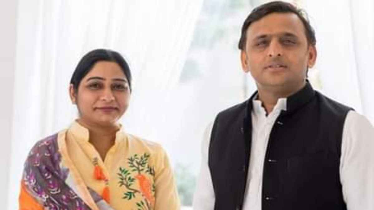 sanghmitra maurya akhilesh yadav
