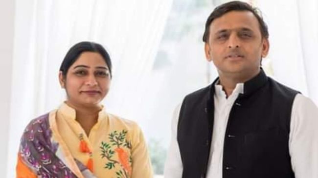 sanghmitra maurya akhilesh yadav