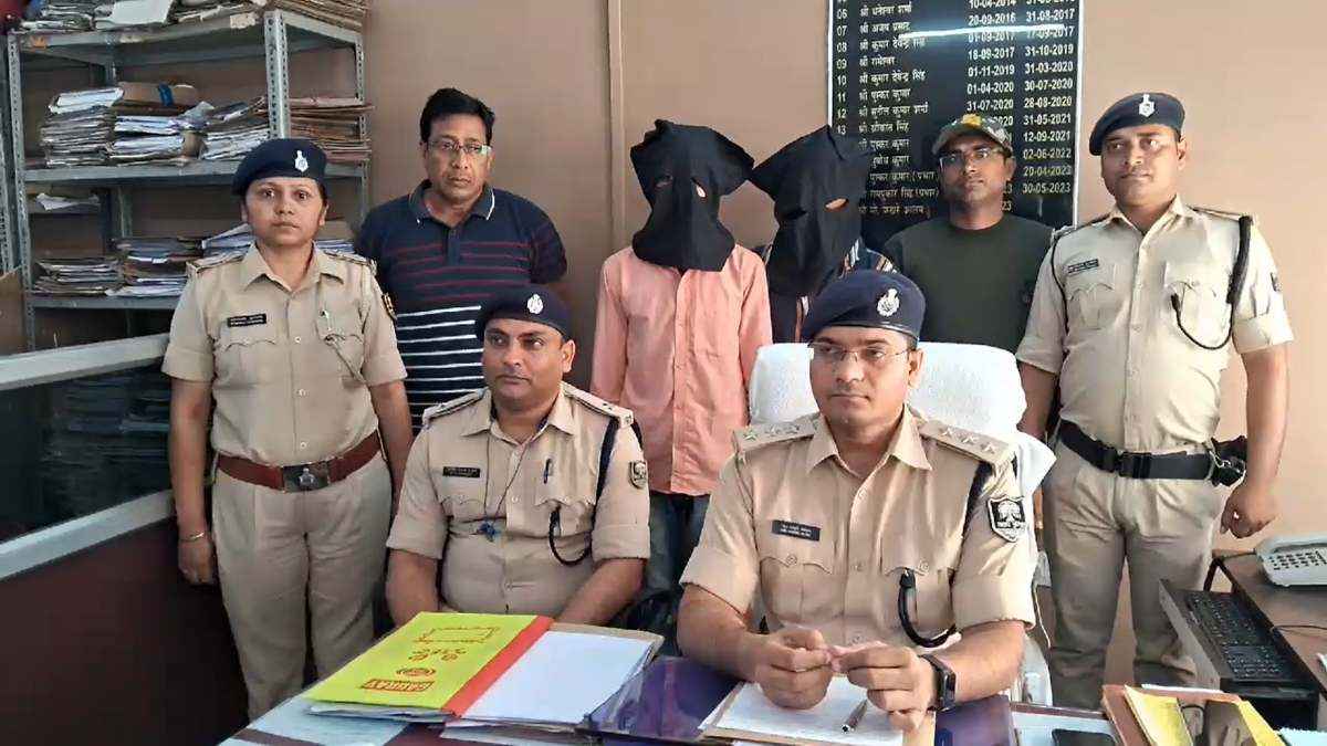तमंचा लहराया, पुलिस जिप्सी में बनाई Reels, वायरल वीडियो की सच्चाई आई सामने