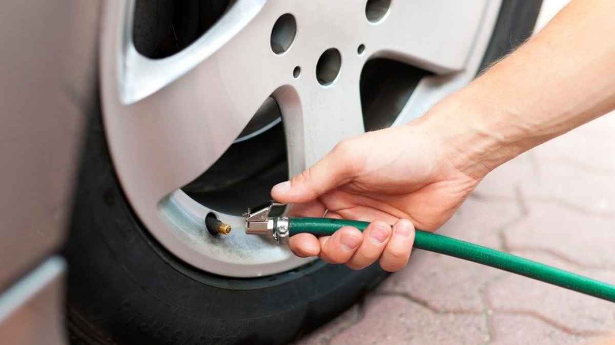गर्मी में गाड़ी के टायर्स को फटने से बचा सकती है ये हवा! पेट्रोल पंप पर मिलती है मुफ्त