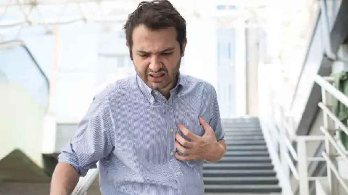 10 सीढ़ी चढ़ने में छूट जाता है पसीना तो अपनाएं ये टिप्स, शरीर बन जाएगा टिप-टॉप
