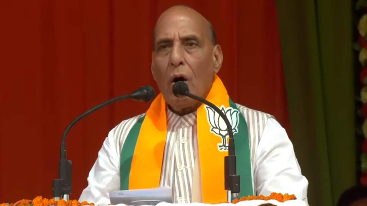 Defense Minister Rajnath Singh Targets Congress