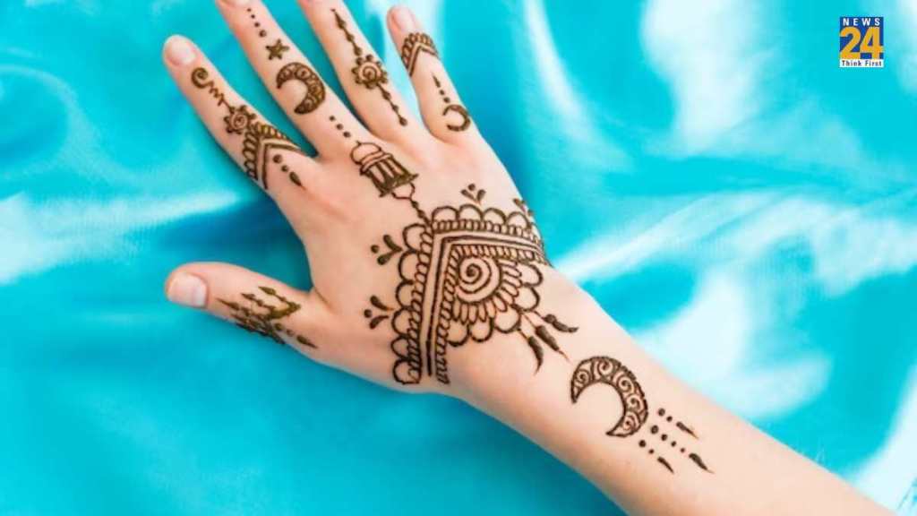 Elegant Chand Mehndi Design