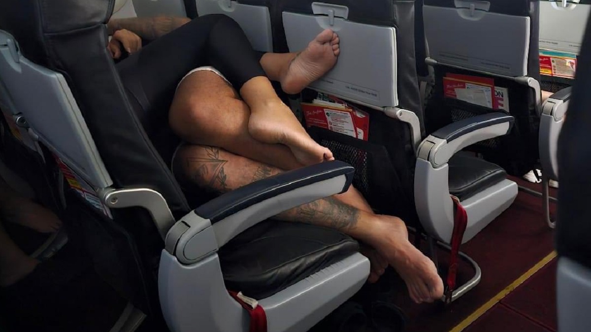 Flight Passengers Photos Viral
