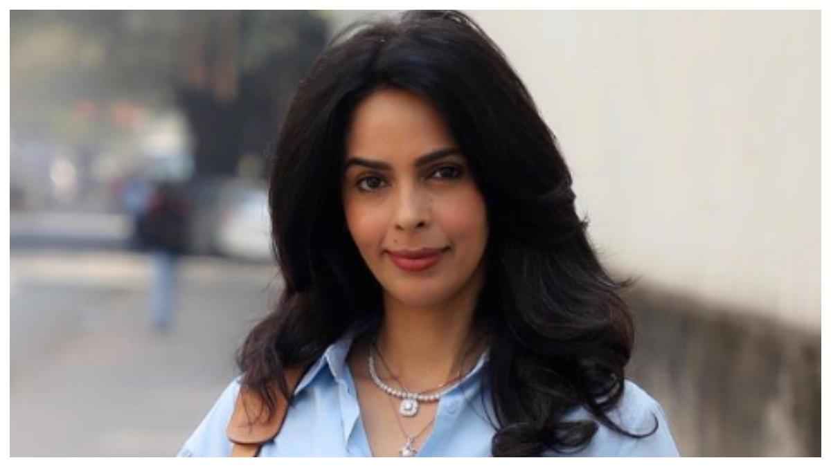 Ishaan Khattar की मां नहीं बनेंगी Mallika Sherawat! लास्ट मूमेंट पर काम करने से किया इंकार
