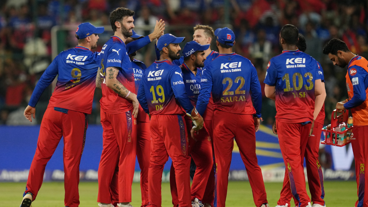IPL 2024: उम्मीद न छोड़ें RCB फैंस, अभी भी प्लेऑफ में पहुंच सकती बेंगलुरु, समझें पूरा गणित
