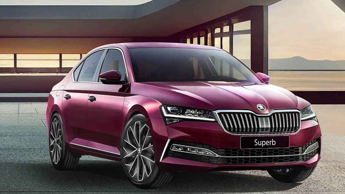 9 एयरबैग्स के साथ नई Skoda Superb हुई लॉन्च, Audi-BMW से भी है महंगी