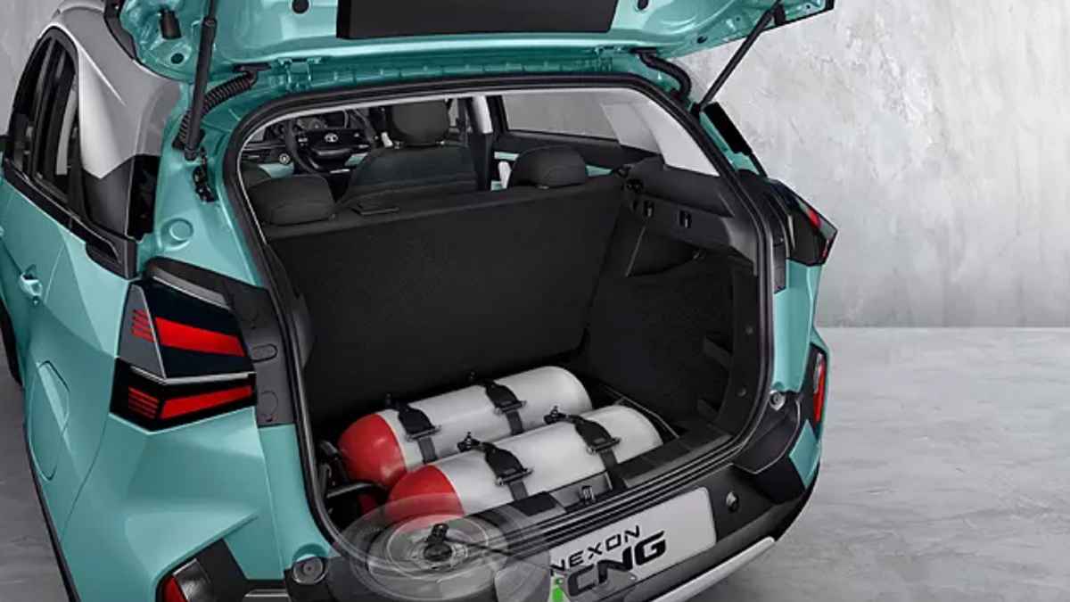 Tata ला रही है दुनिया की पहली टर्बो CNG SUV, मारुति Brezza CNG को मिलेगी कड़ी टक्कर