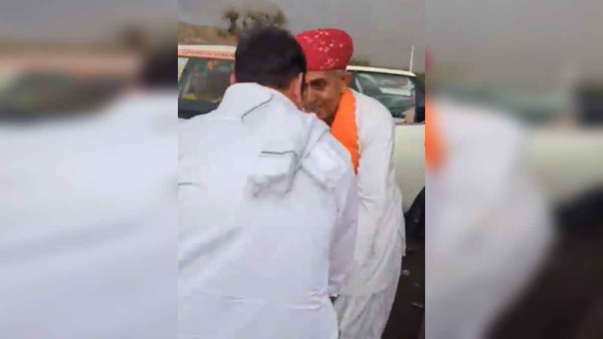 पूर्व सीएम अशोक गहलोत के बेटे ने छुए भाजपा प्रत्याशी लुंबाराम के पैर, वायरल हो रहा Video