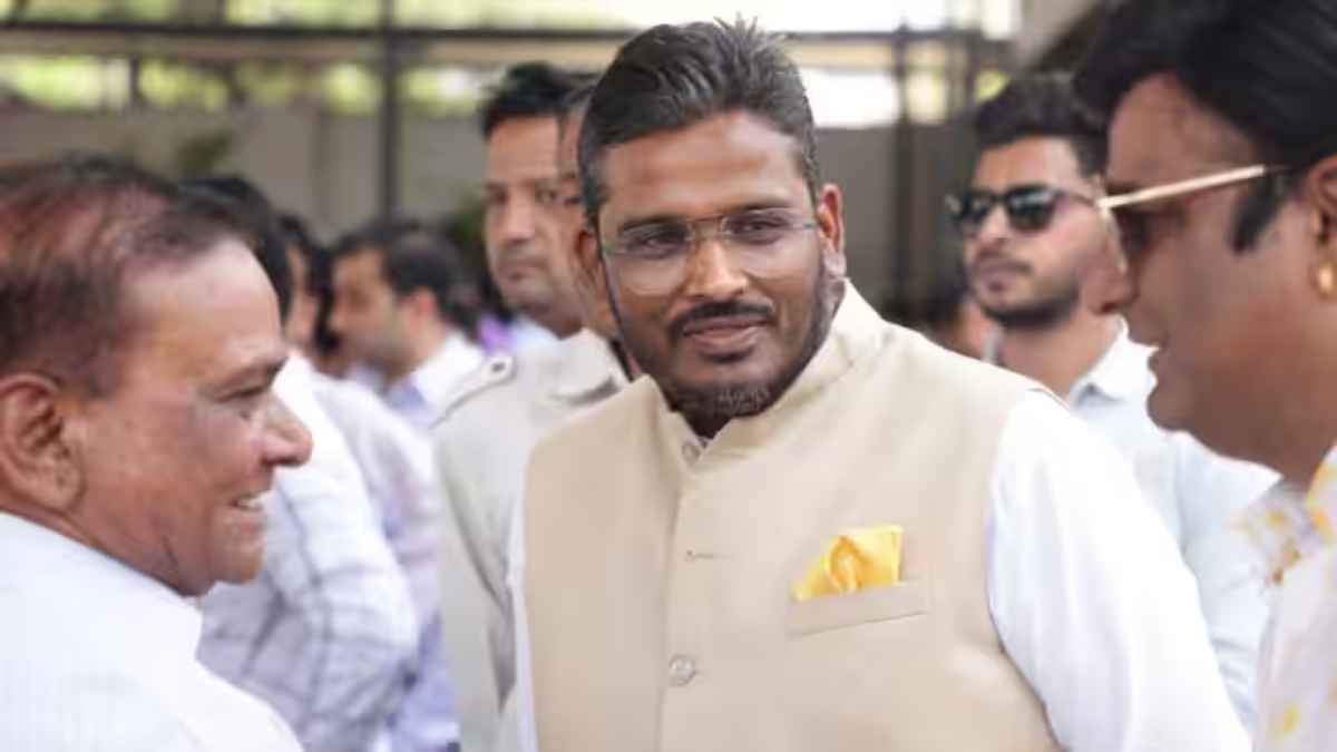 इंदौर में कांग्रेस प्रत्याशी अक्षय कांति ने आखिरी दिन क्यों बदला पाला? सामने आए ये बड़े कारण