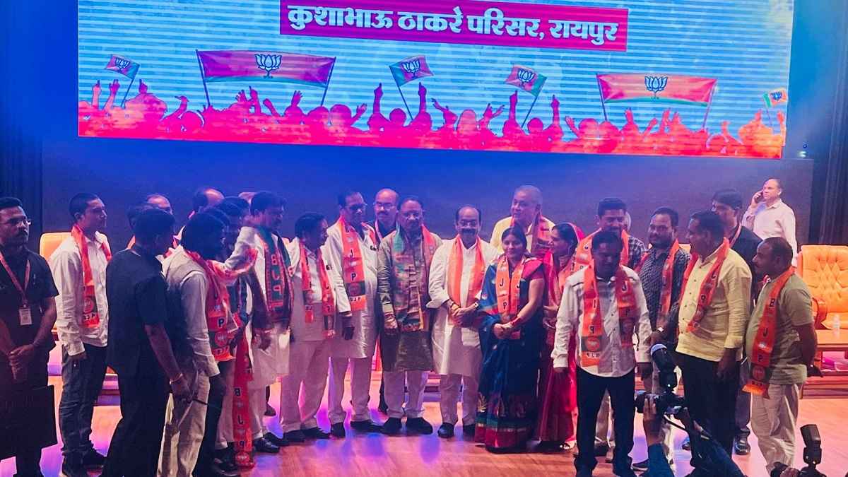 'बिलासपुर में कांग्रेस को एक और झटका'...BJP में शामिल हुए लोकसभा चुनाव संयोजक संतोष कौशिक