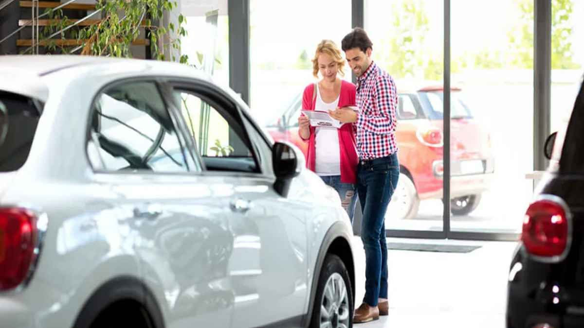 Car खरीदने से पहले ध्यान रखें ये 5 जरूरी बातें, होगा फायदा ही फायदा