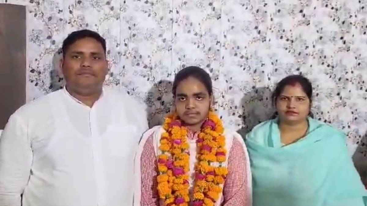 'काश मैंने टॉप ना किया होता...', ट्रोलिंग पर छलका UP Board 10वीं की टॉपर प्राची निगम का दर्द