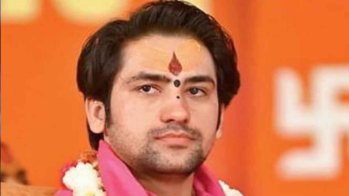 'अहमद की जगह अमर-आकाश भी हो सकता था', 'चिट्ठी आई है' पर क्यों भड़के धीरेंद्र शास्त्री?