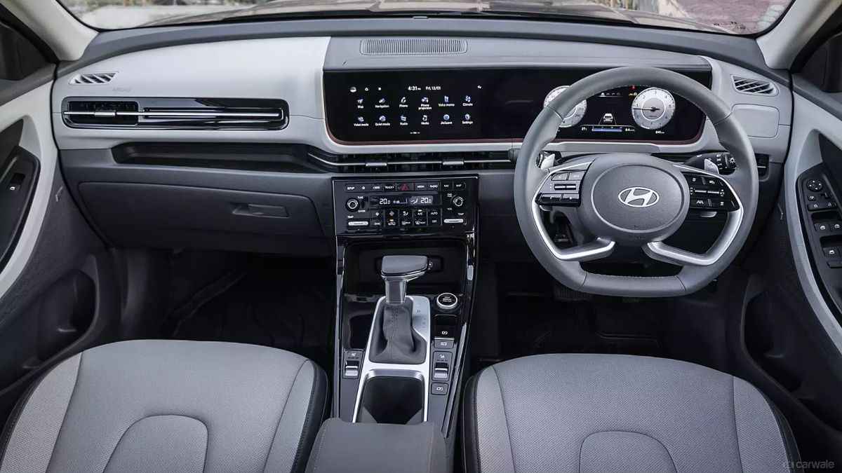 तगड़े फीचर्स के साथ आती है ये 7 Seater Car, ऑटोमैटिक ट्रांसमिशन और पैनोरमिक सनरूफ