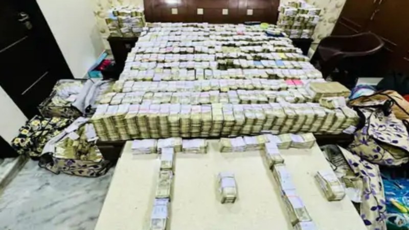 IT raid in Agra At Shoe Businessmen